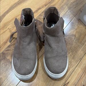 Girl’s Brown & glitter Slip-On ankle boots size 2